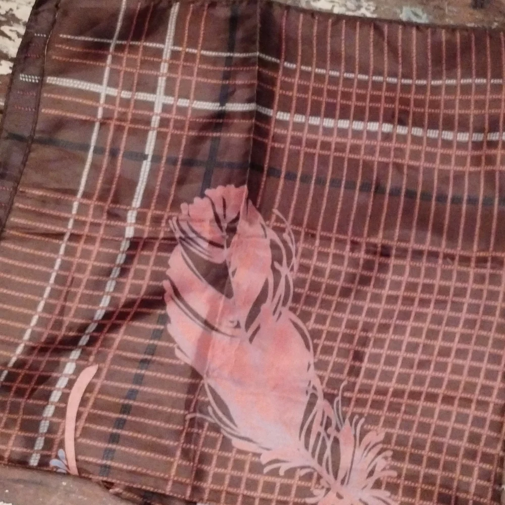 Large feather tablecloth